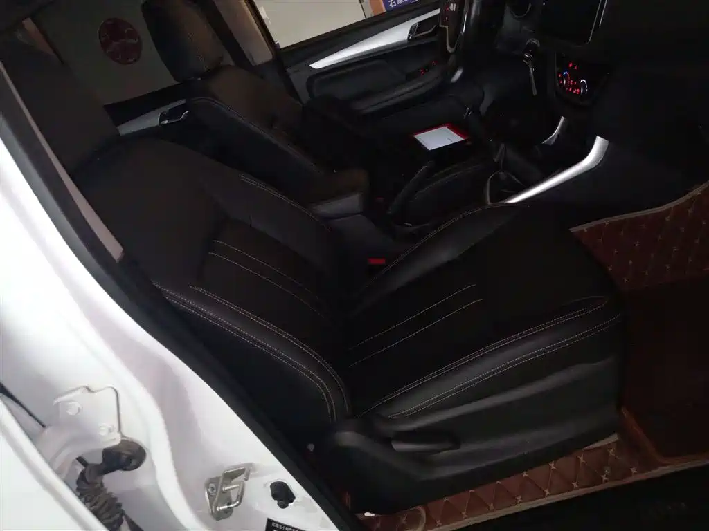 Isuzu RE-MAX 2022 — фото 25