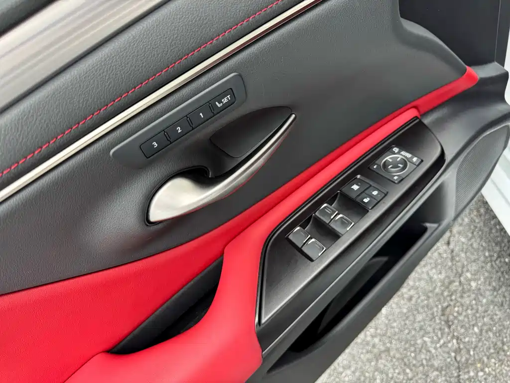 Lexus ES 2021 — фото 13