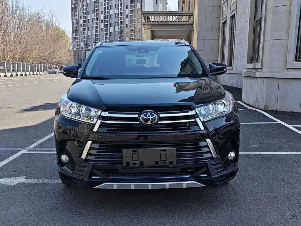 Toyota Highlander 2021 — фото 2
