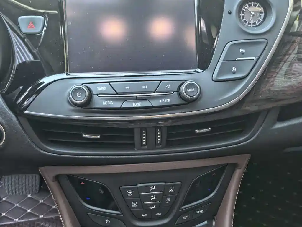 Buick Envision Plus 2016 — фото 6