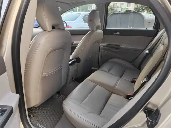 Volvo S40 2011
