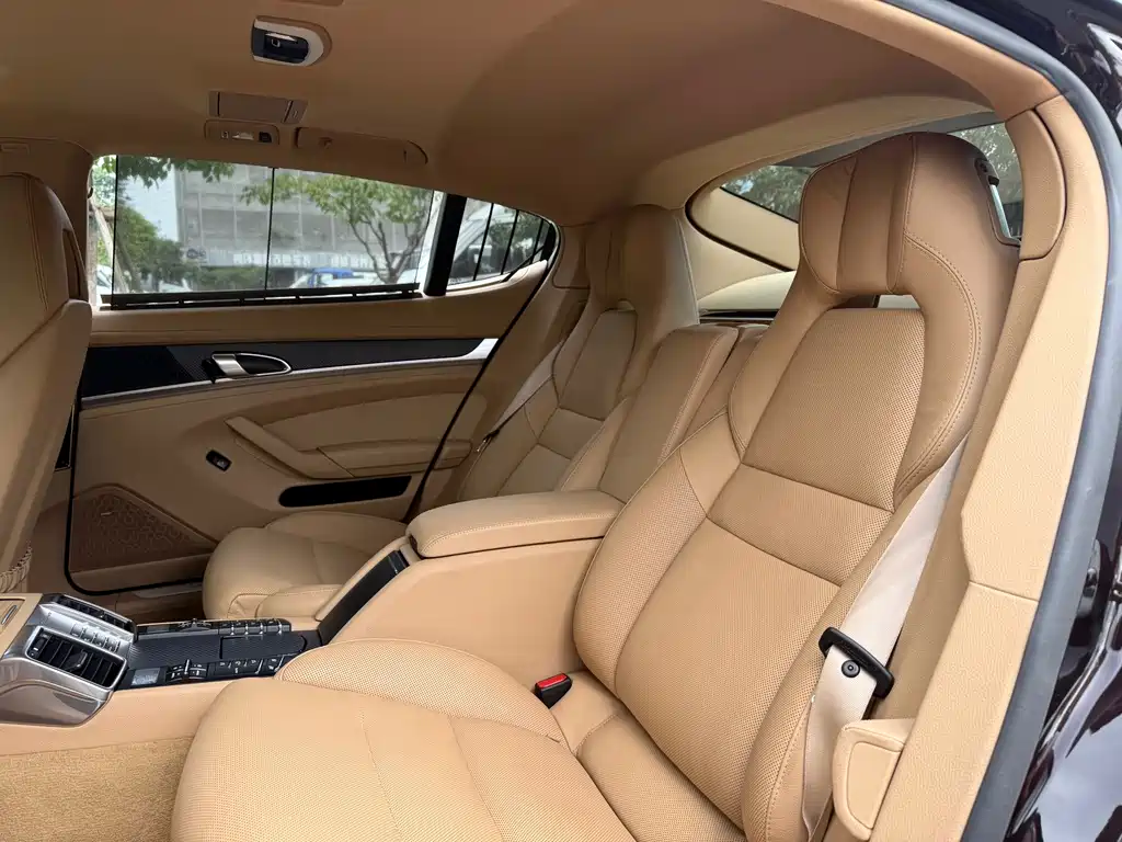 Porsche Panamera 2015 — фото 18