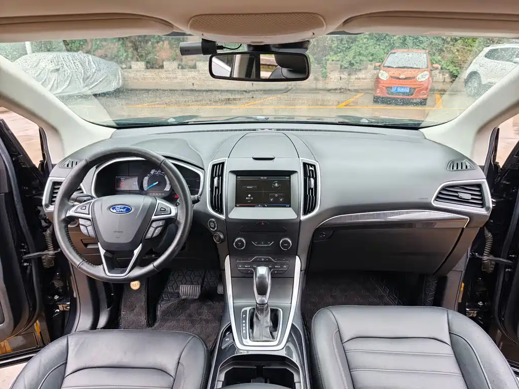 Ford Edge 2015 — фото 17