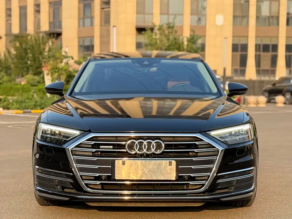 Audi A8 2019 — фото 2