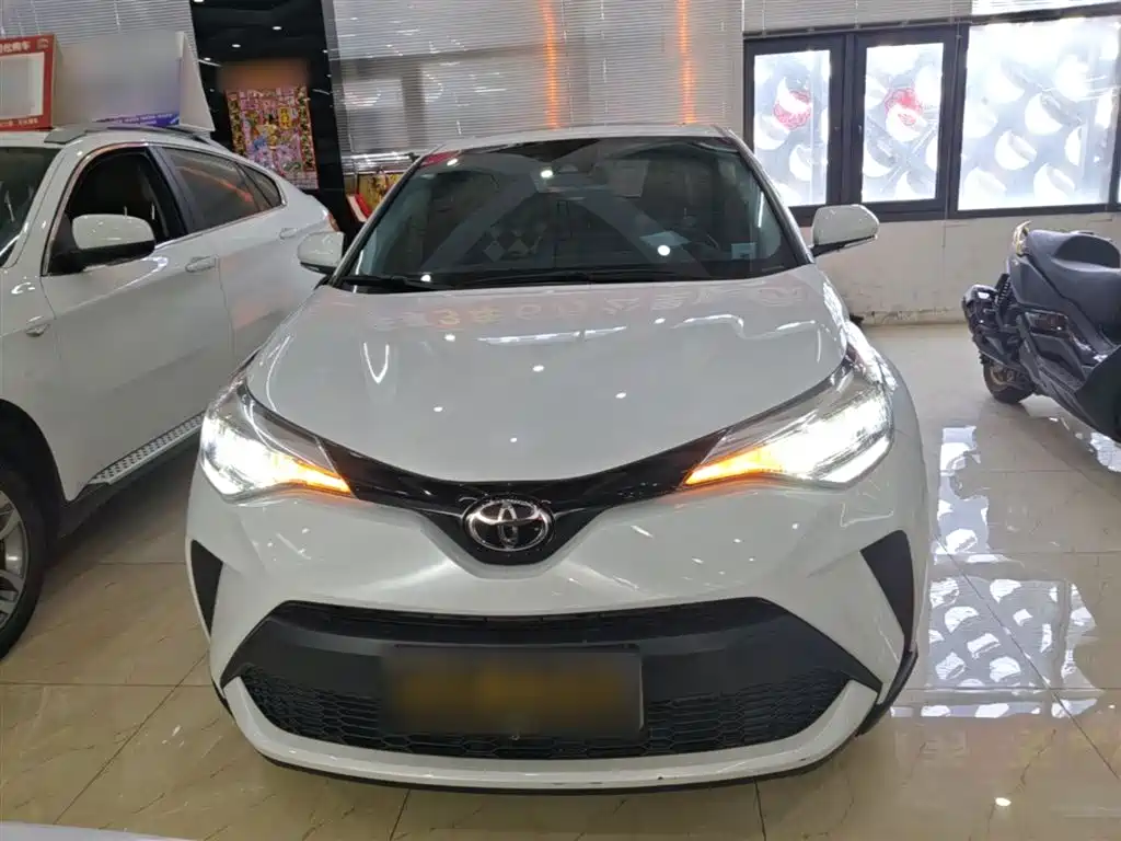 Toyota C-HR 2022 — фото 3