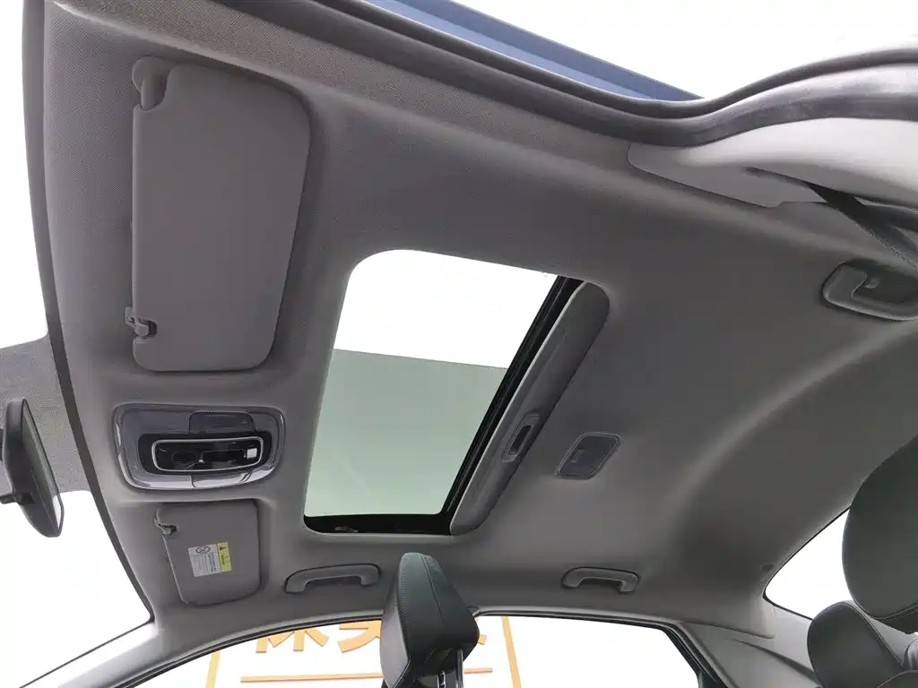 Hyundai Elantra 2023 — фото 14