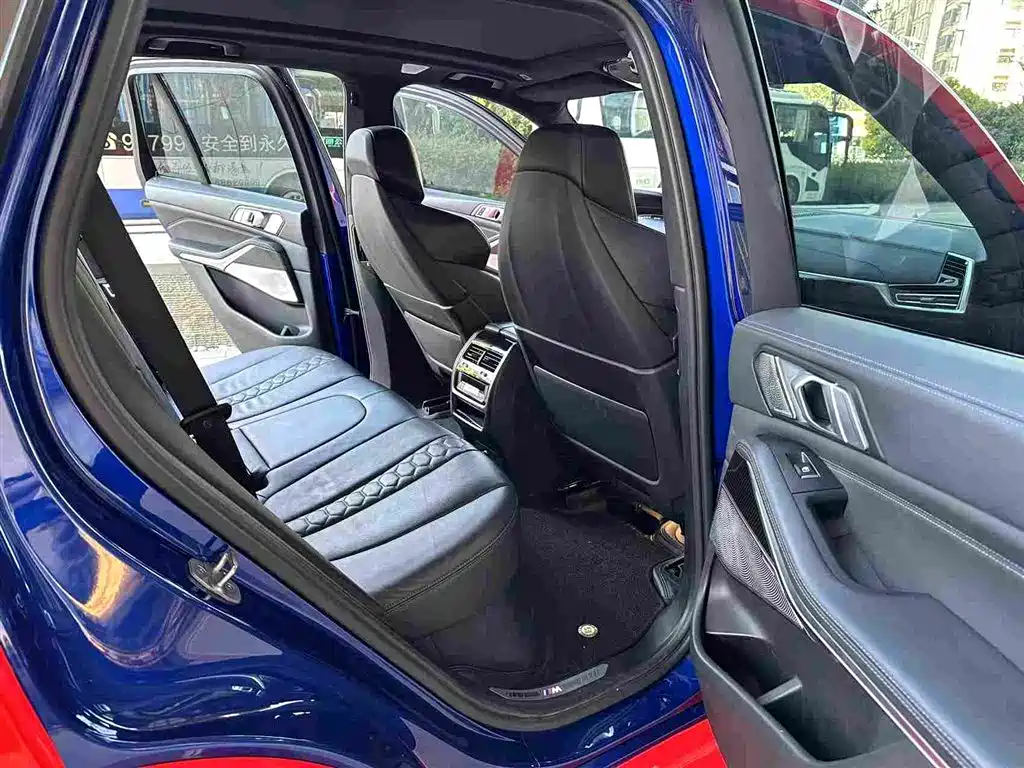 BMW X5 M 2021 — фото 12