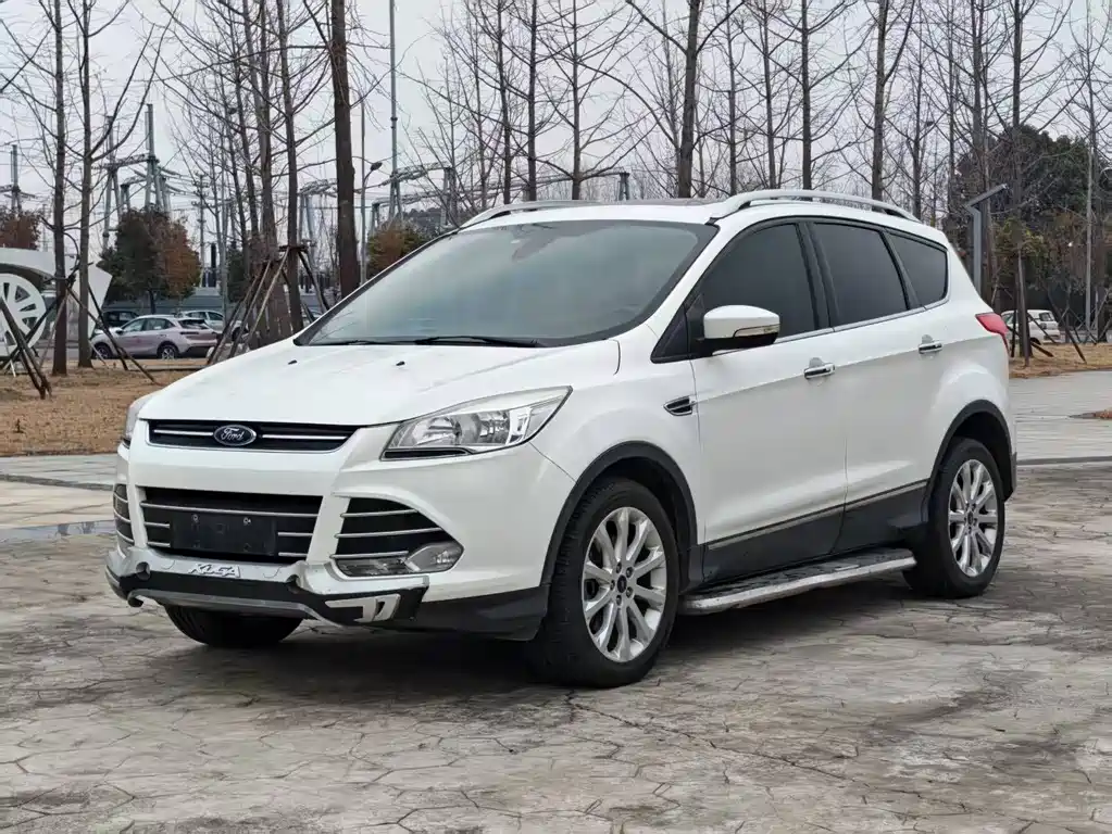 Ford Kuga 2015 — фото 1