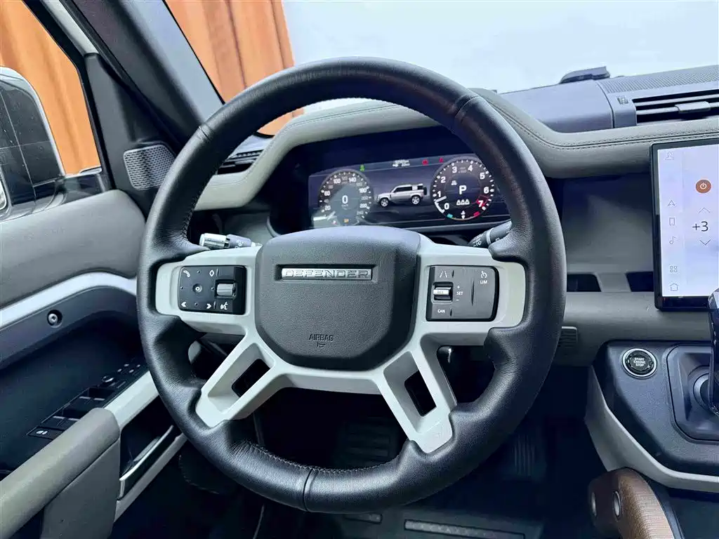 Land Rover Defender 2021 — фото 10