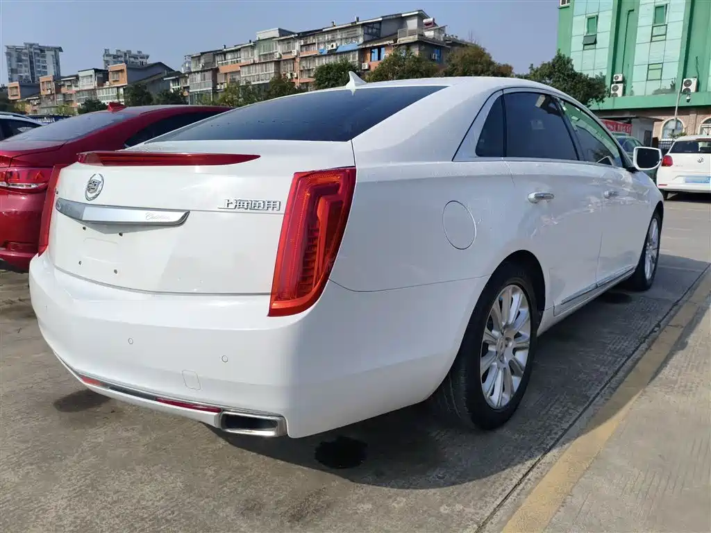 Cadillac XTS 2015 — фото 7