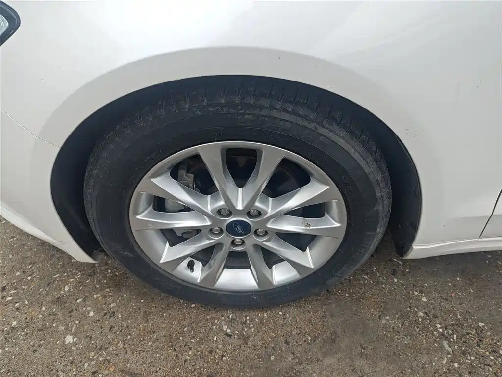 Ford Mondeo 2018 — фото 25