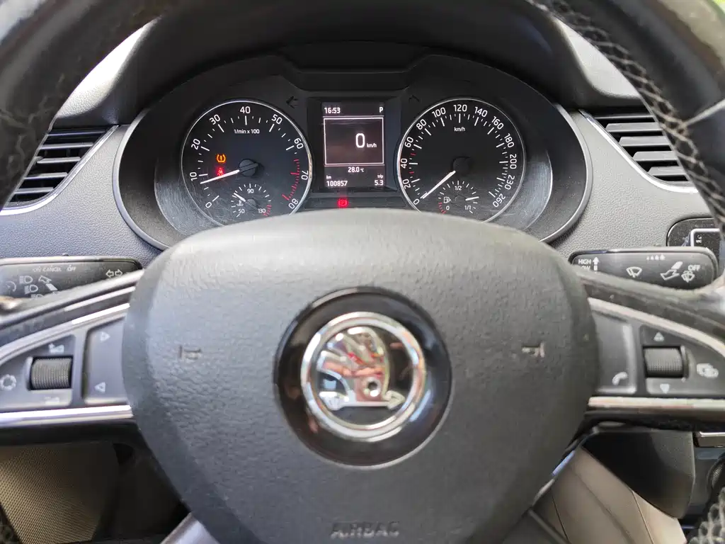 Skoda Octavia 2015 — фото 7