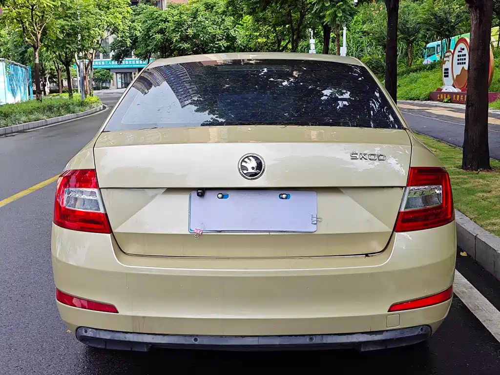 Skoda Octavia 2015 — фото 13