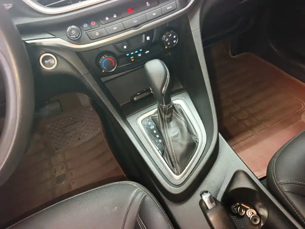 Buick Excelle 2021 — фото 14