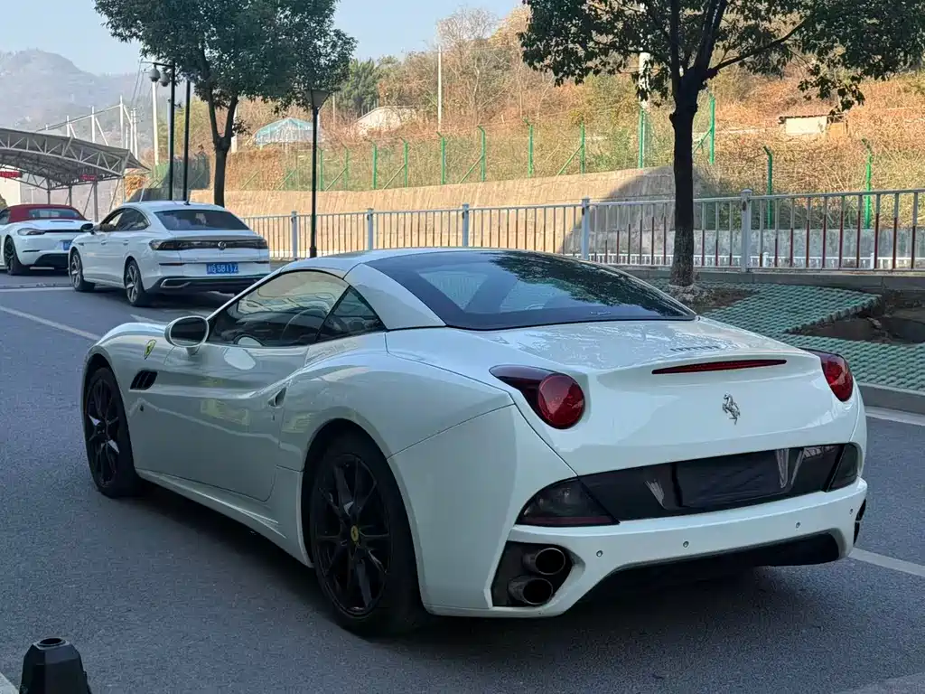 Ferrari California T 2013 — фото 13