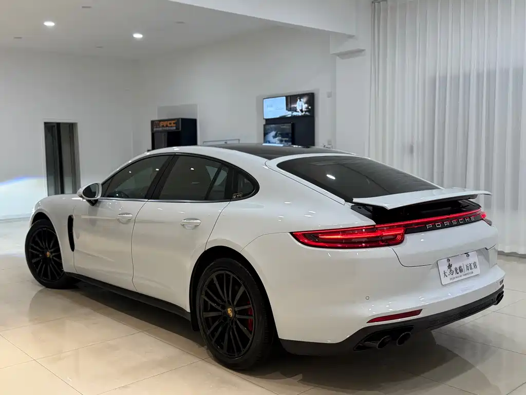 Porsche Panamera 2018 — фото 4
