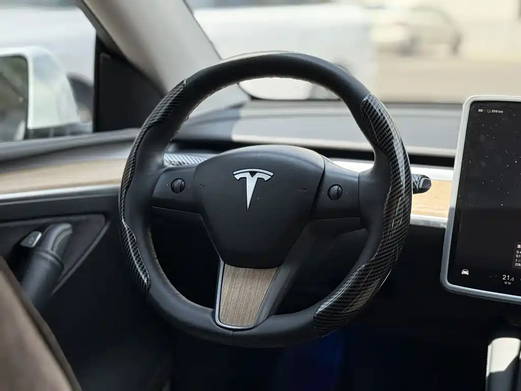 Tesla Model Y 2022 — фото 6