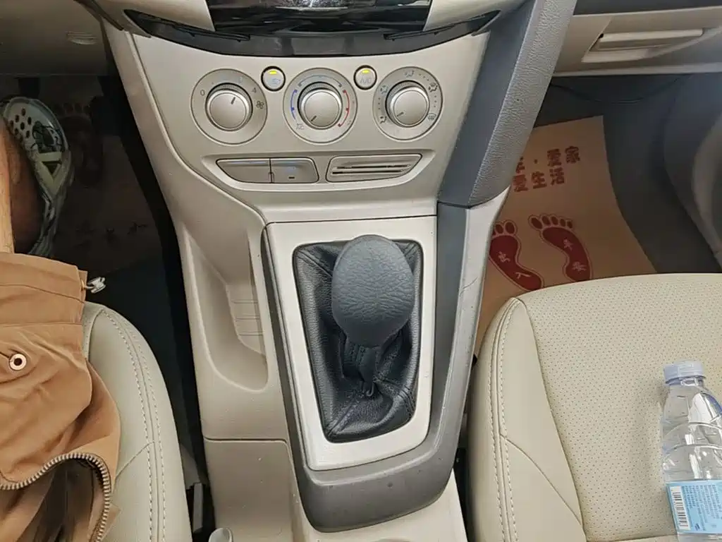 Ford Focus 2015 — фото 14