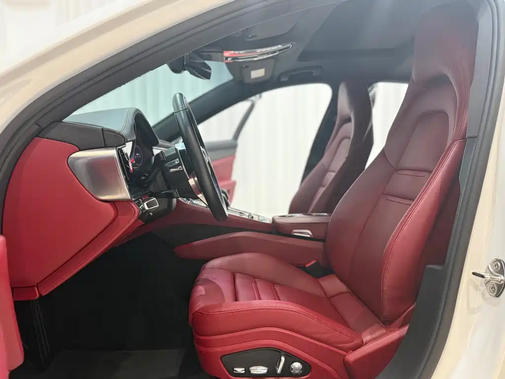 Porsche Panamera 2018 — фото 11
