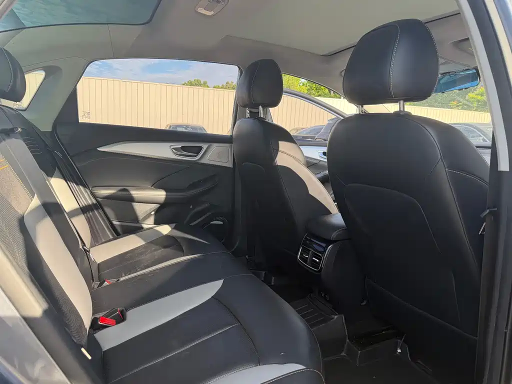 Roewe i6 MAX 2022 — фото 10