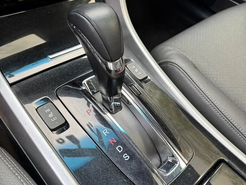 Honda Accord 2017 — фото 17