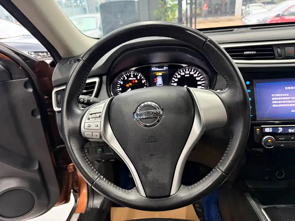 Nissan X-Trail 2015 — фото 12