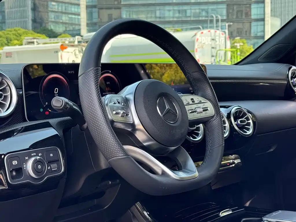 Mercedes-Benz A-Class 2020 — фото 14