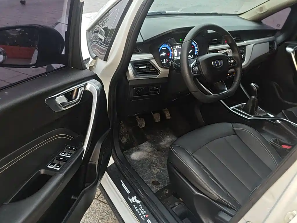 Geely Vision X3 2020 — фото 16