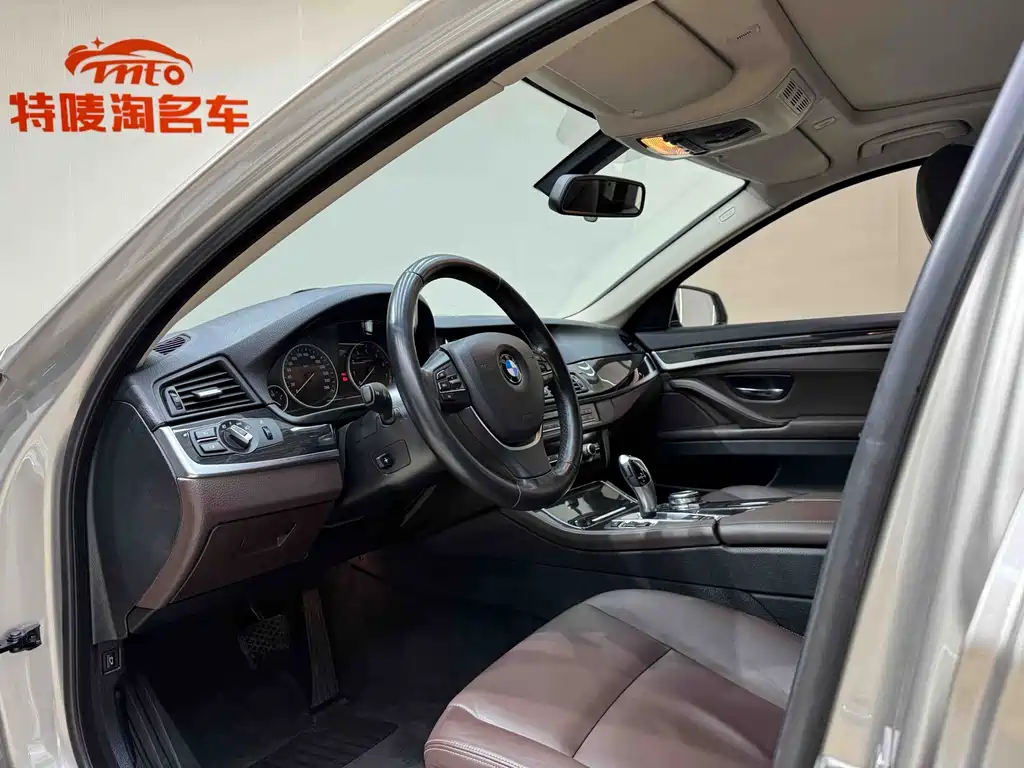 BMW 5 Series 2016 — фото 11