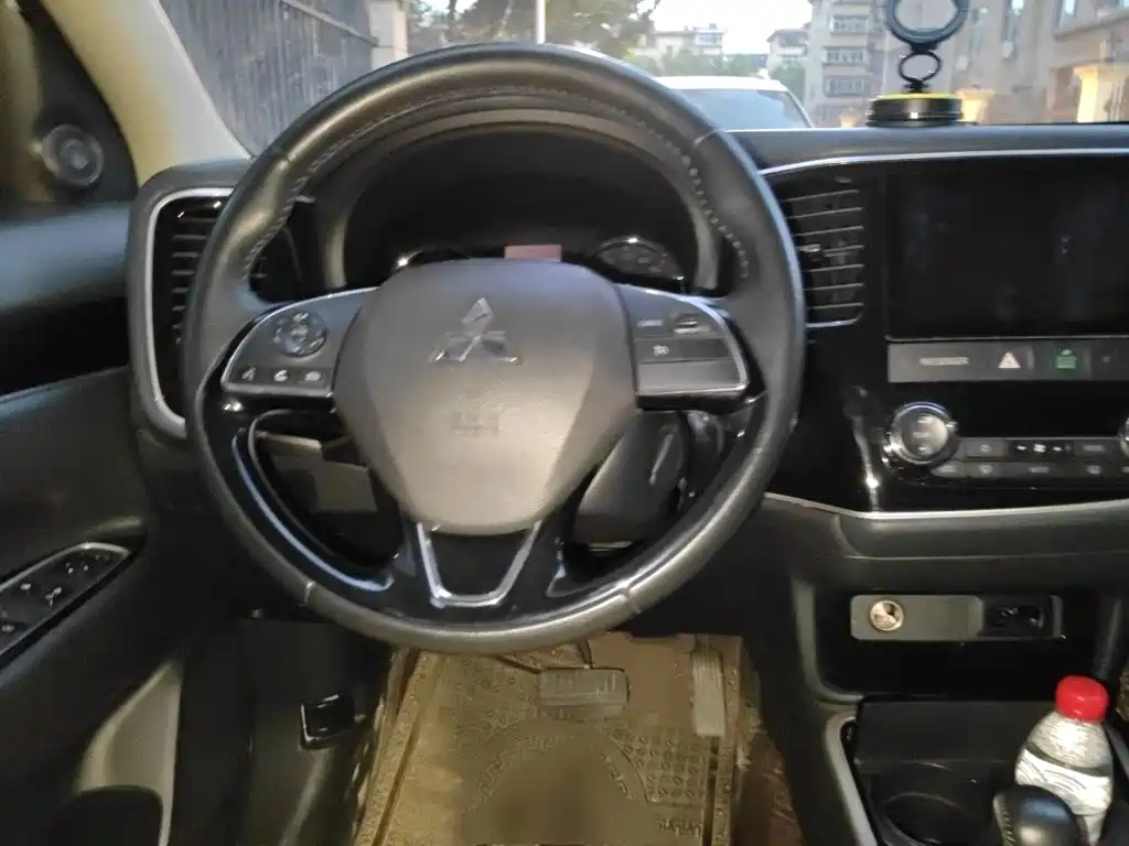 Mitsubishi Outlander 2022