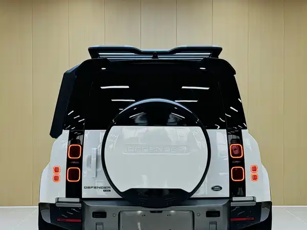 Land Rover Defender 2022