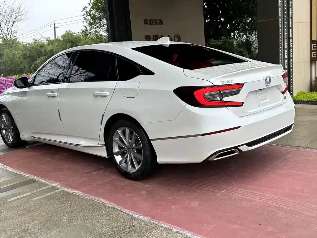Honda Accord 2022 — фото 8