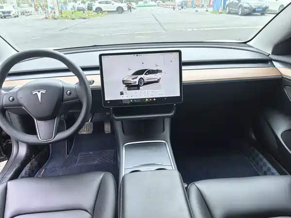 Tesla Model 3 2023
