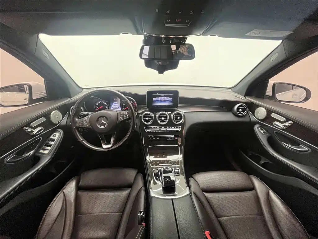 Mercedes-Benz GLC 2017 — фото 10