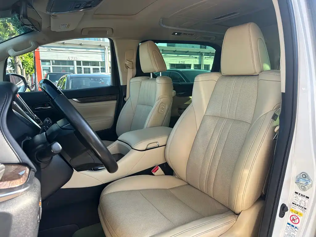 Toyota Alphard 2019 — фото 8