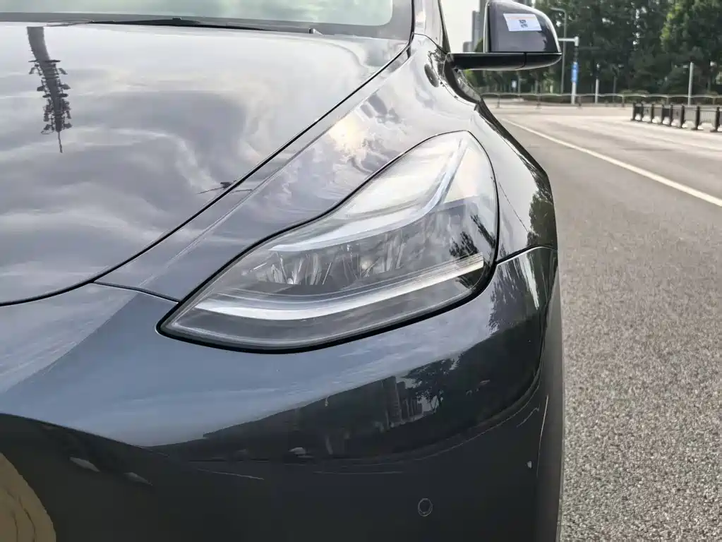 Tesla Model Y 2022 — фото 16