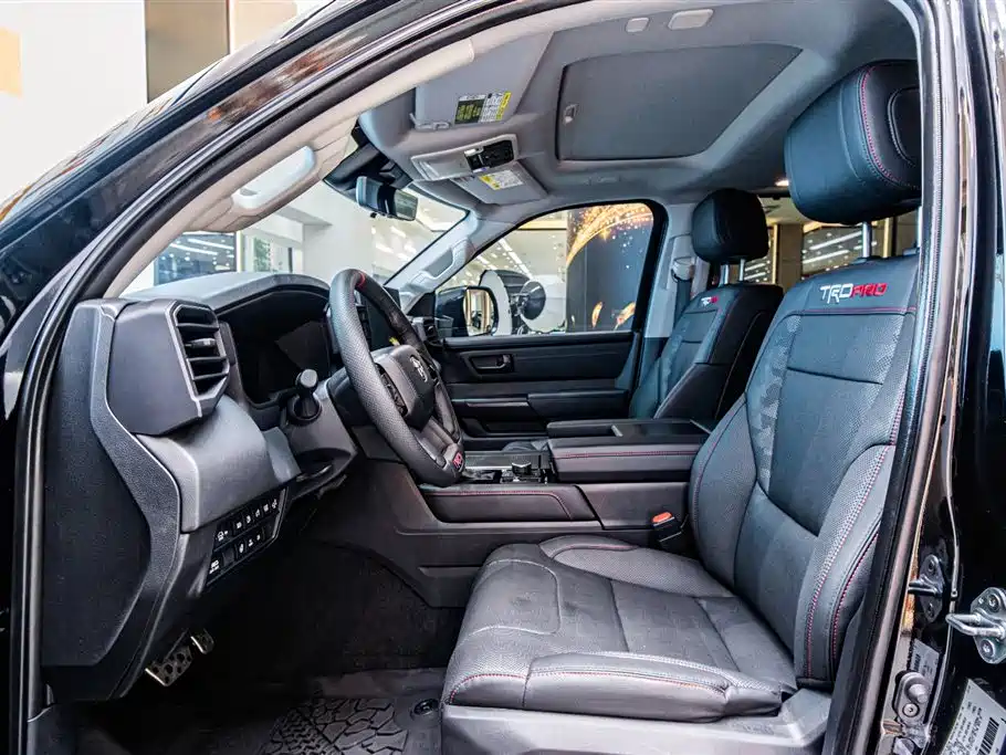 Toyota Sequoia 2023 — фото 17