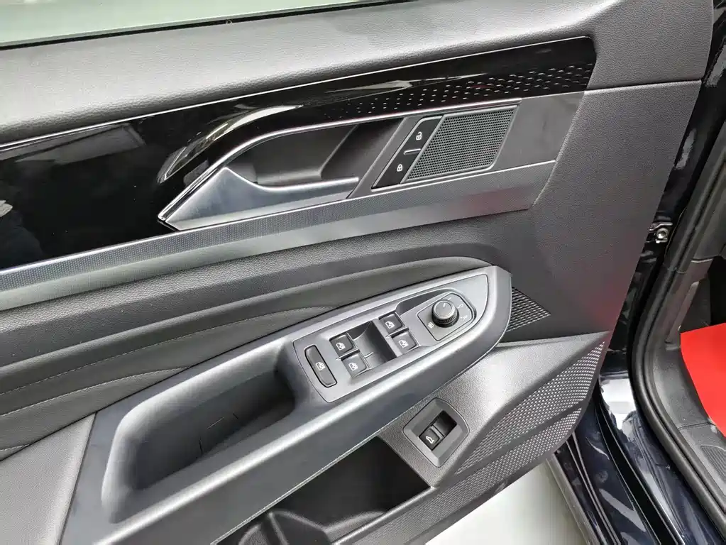 Volkswagen Passat 2022 — фото 18