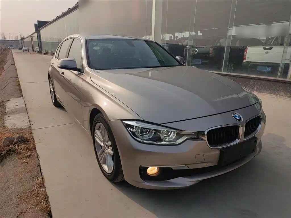 BMW 3 Series 2017 — фото 22