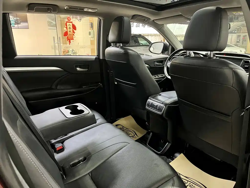 Toyota Highlander 2017 — фото 14