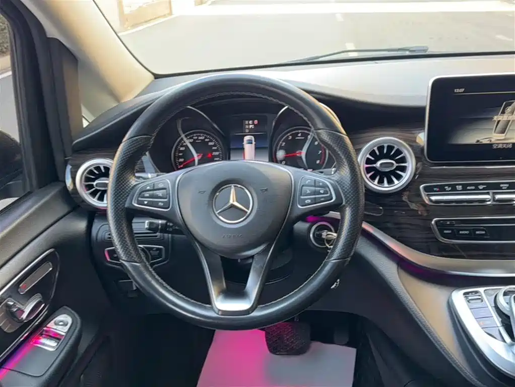 Mercedes-Benz V-Class 2020 — фото 3
