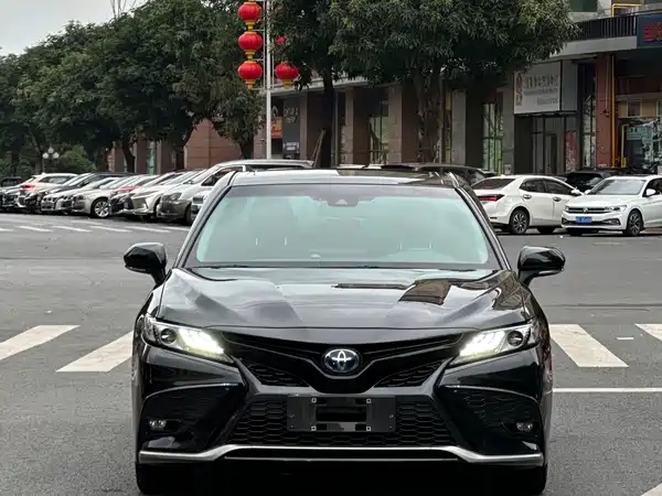 Toyota Camry 2021