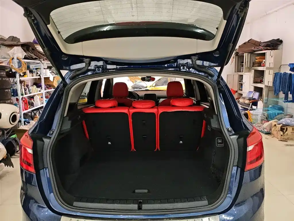BMW 2 Series Active Tourer 2018 — фото 8
