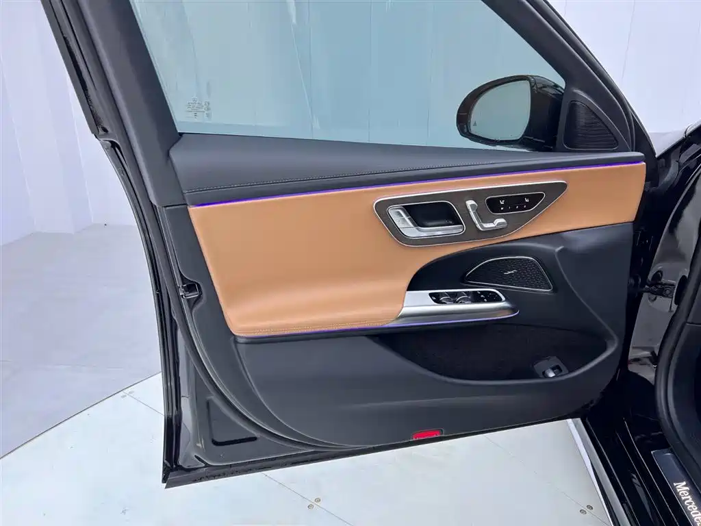 Mercedes-Benz E-Class 2025 — фото 16