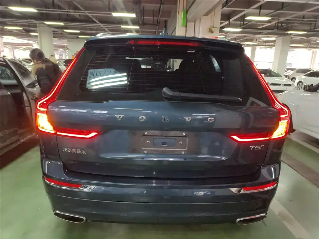 Volvo XC60 2021 — фото 4