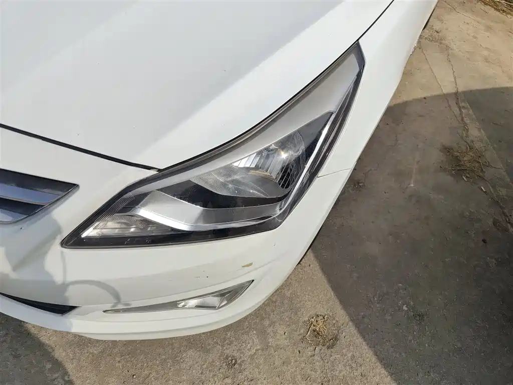 Hyundai Verna 2014 — фото 18