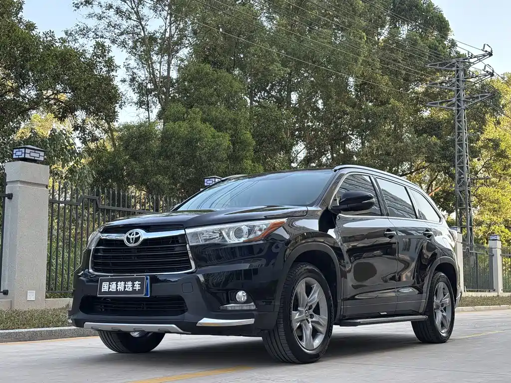 Toyota Highlander 2017 — фото 1