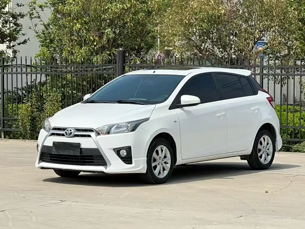 Toyota Yaris L 2016 — фото 1