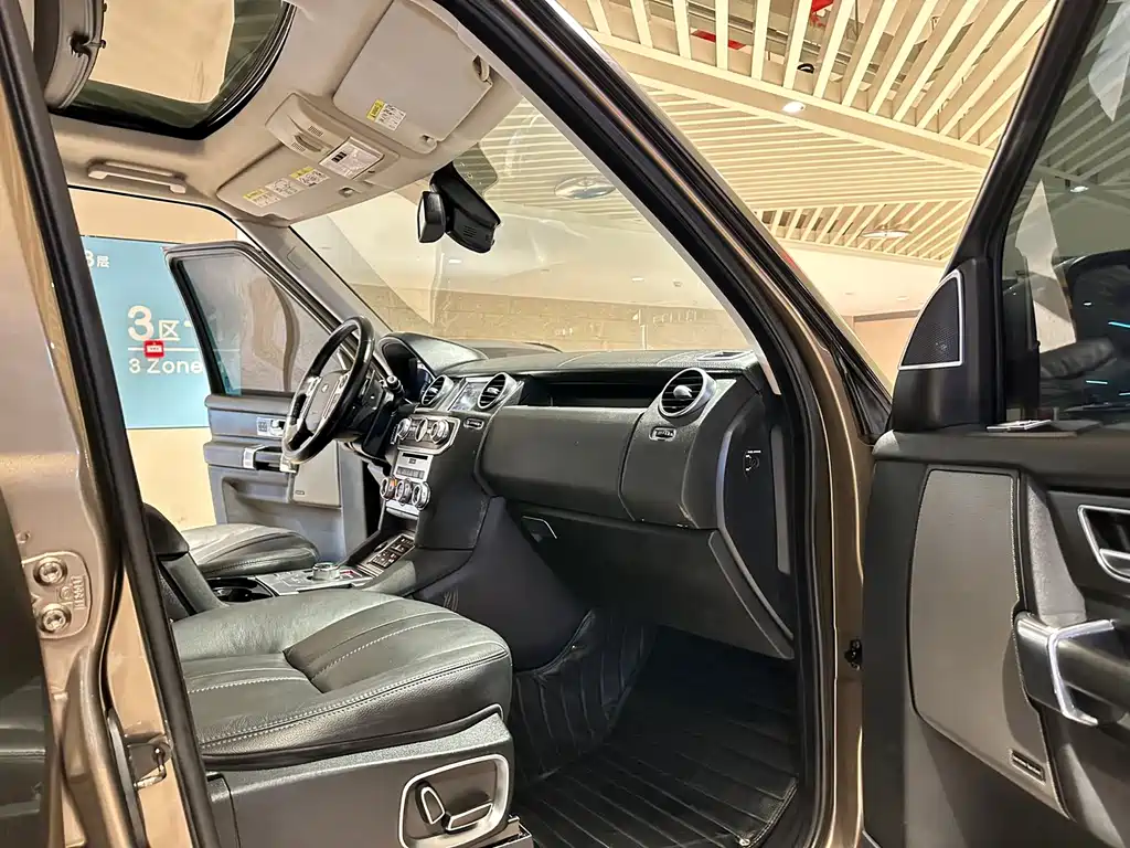 Land Rover Discovery 2013 — фото 13