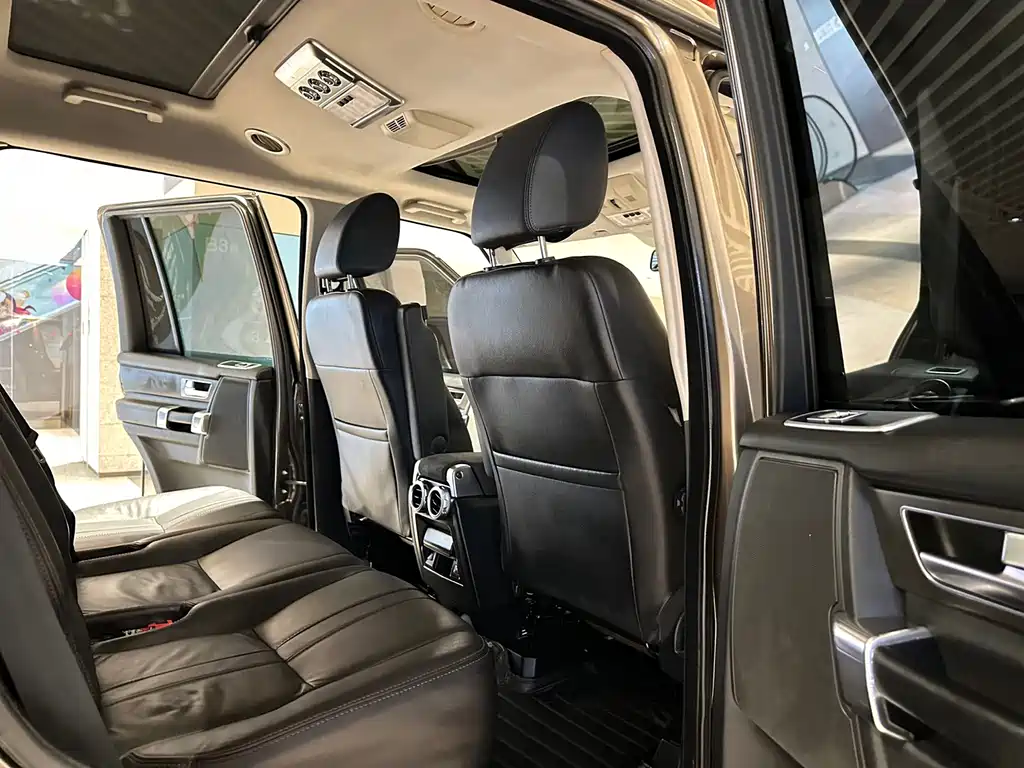 Land Rover Discovery 2013 — фото 15